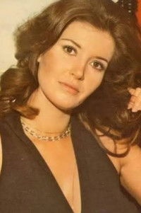 الممثل Mervat Amin