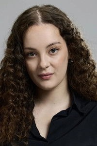 الممثل Merve Ates