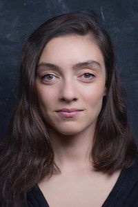 الممثل Merve Dizdar