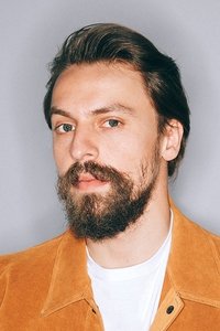 الممثل Metin Akdülger