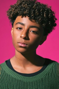 الممثل Micah Abbey