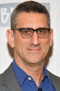 المخرج Michael Engler