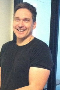 المخرج Michael Ryan