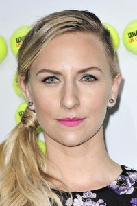 الممثل Mickey Sumner