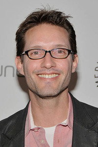 المخرج Mike Barker