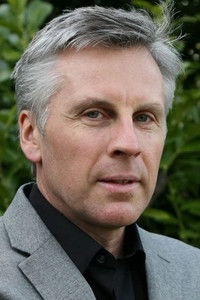 المخرج Mike Rohl