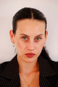 الممثل Milena Smit