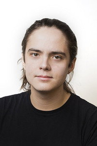 الممثل Miles Robbins