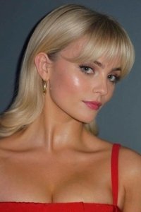 الممثل Millie Gibson