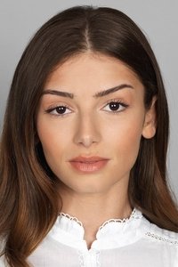 الممثل Mimi Keene