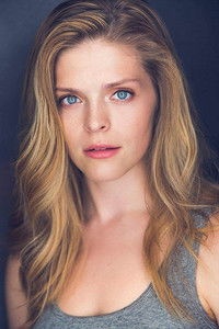 الممثل Molly Griggs