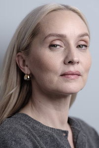 المخرج Mona Fastvold