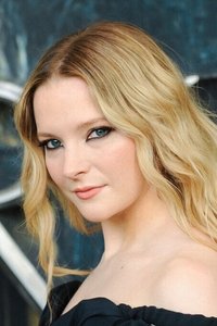 الممثل Morfydd Clark