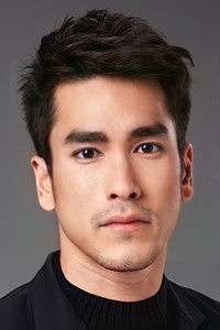 الممثل Nadech Kugimiya