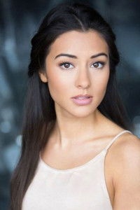 الممثل Naomi Willow