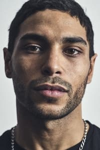 الممثل Nassim Lyes