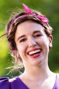 الممثل Natalie Palamides