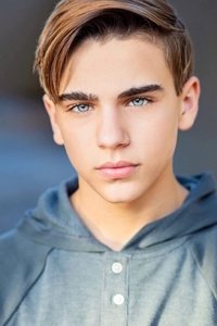 الممثل Nicholas Ryan Hernandez