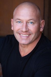 المخرج Nick McKinless