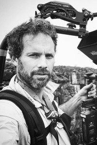 المخرج Nick Shoolingin-Jordan