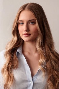 الممثل Nicole Volossetski