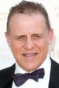 الممثل Nigel Lindsay