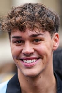 الممثل Noah Beck