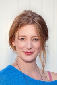 الممثل Noortje Herlaar