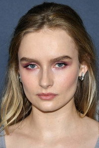 الممثل Olivia DeJonge