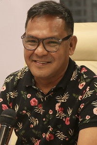 المخرج Omar Deroca