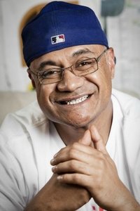 الممثل Oscar Kightley