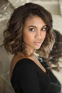 الممثل Paige Hurd