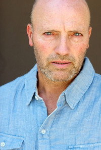الممثل Peter Woodward