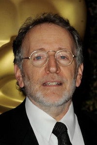 المخرج Phil Alden Robinson