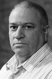 الممثل Phil Falcone