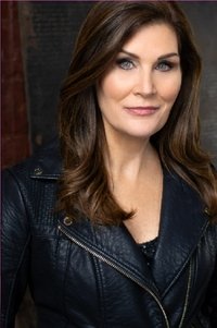 الممثل Polly Cassiday Doyle