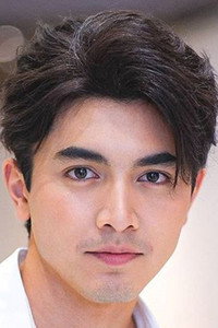 الممثل Pon Nawasch Phupantachsee