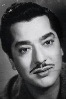 الممثل Pradeep Kumar