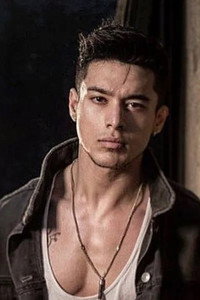 الممثل Pratik Sehajpal