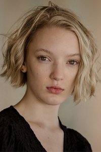 الممثل Raffiella Chapman