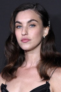 الممثل Rainey Qualley