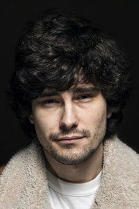 الممثل Rares Andrici