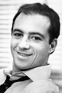 الممثل Ray Sharkey