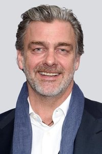 الممثل Ray Stevenson