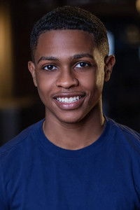 الممثل Raymond Seay