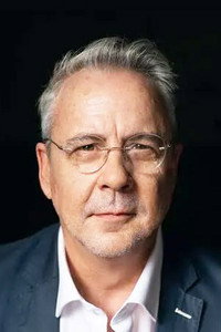 الممثل Richard Waugh