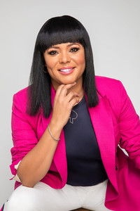 المخرج Rikki Hughes