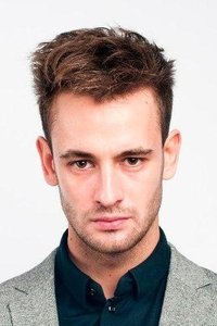 الممثل Rinal Mukhametov