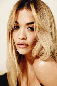 الممثل Rita Ora
