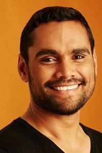 الممثل Rob Collins